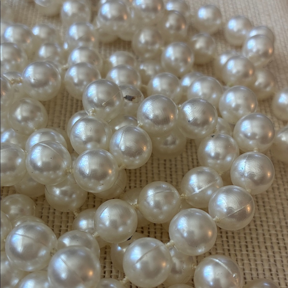 Vintage faux Pearl 80” approximate Necklace - Picture 4 of 10